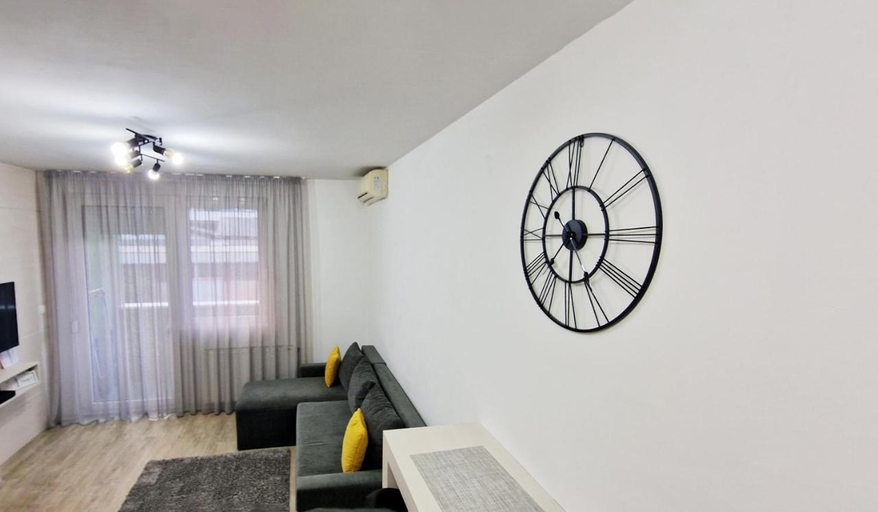 7 Apartment *